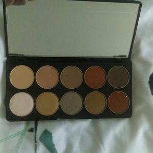 Motives Demure Palette